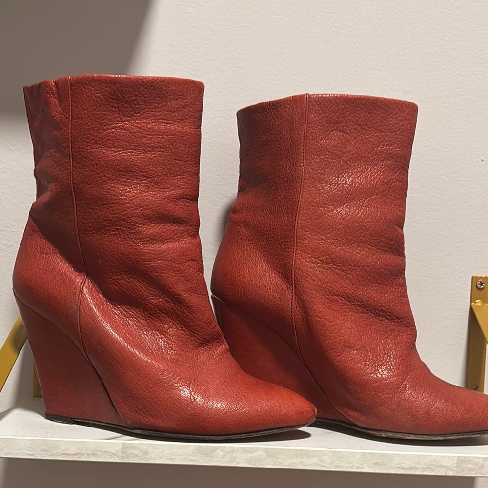 IRO Red Wedge Shoes with Modern Design